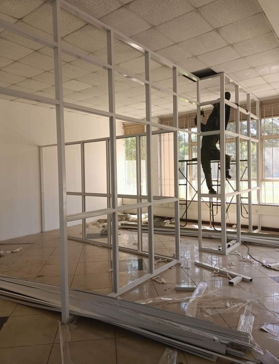 Office Space Division - Image 3