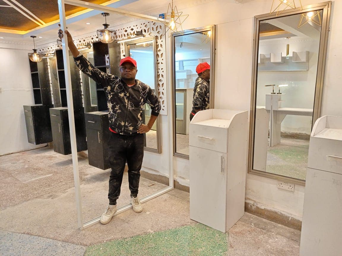 Salon in Pipeline - View 14